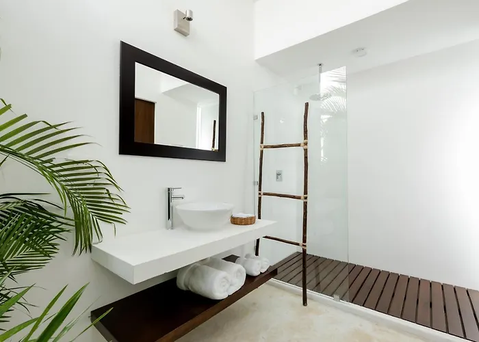 Jungle Boutique - Adults Only 5*